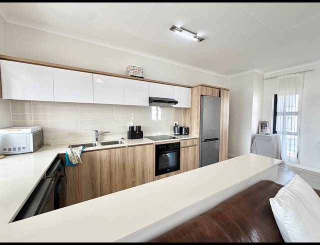 2 BEDROOM APARTMENT TO LET IN BALLITO CENTRAL